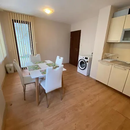 Vintage - A Centre *